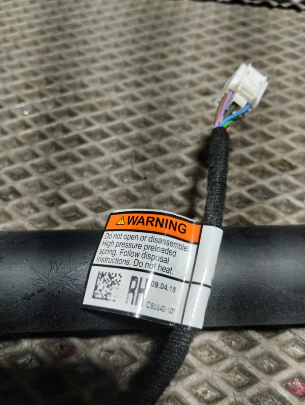 Амортизатор двери багажника, 12000 рублей, Ховрино