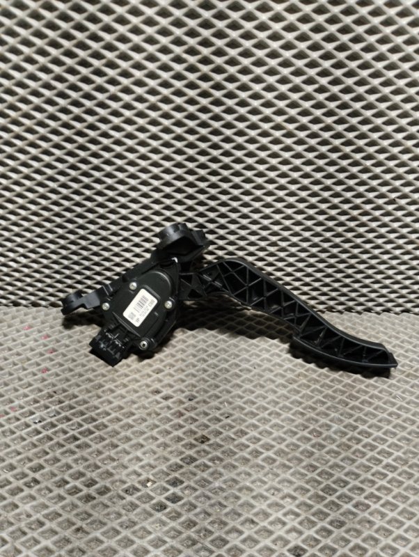 Педаль газа, 2000 рублей, Ховрино