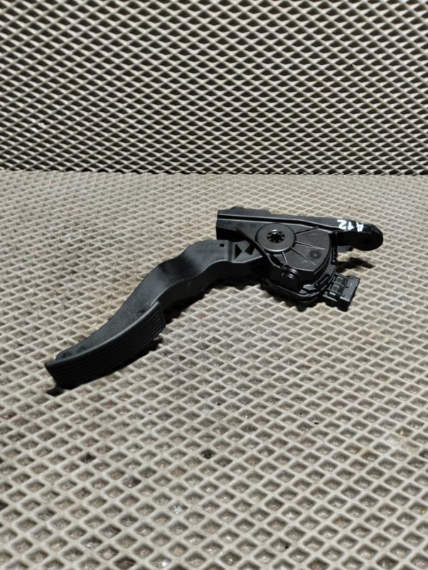 Педаль газа, 2000 рублей, Ховрино