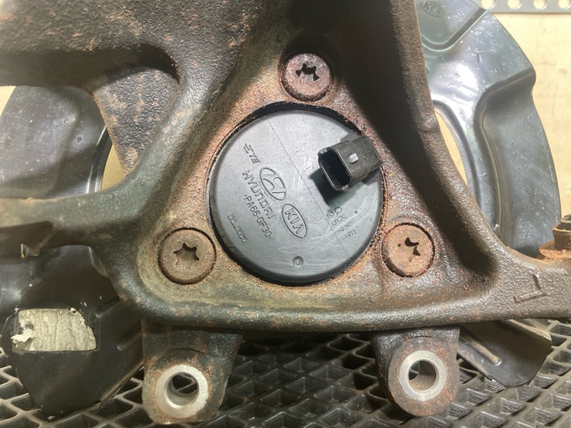 Кулак в сборе со ступицей, 10000 рублей, Ховрино