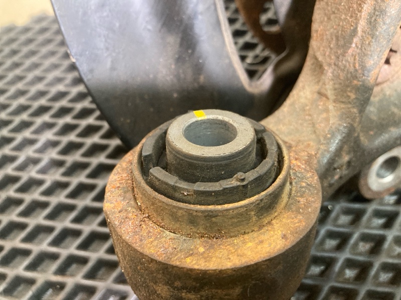 Кулак в сборе со ступицей, 10000 рублей, Ховрино