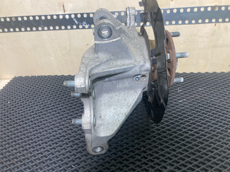 Кулак в сборе со ступицей, 15000 рублей, Ховрино