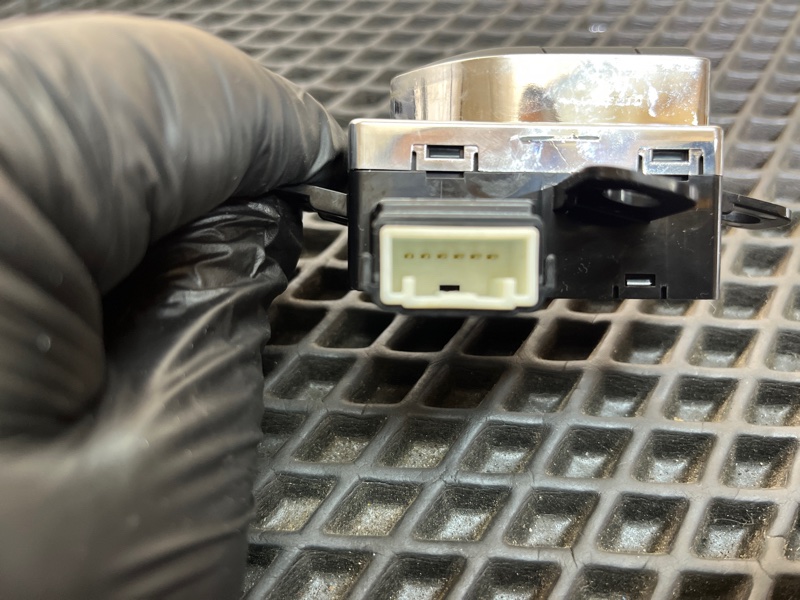 Кнопка регулировки сиденья, 3500 рублей, Ховрино