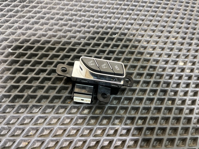 Кнопка регулировки сиденья, 3500 рублей, Ховрино