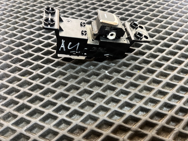 Кнопка стеклоподъемника, 1500 рублей, Ховрино