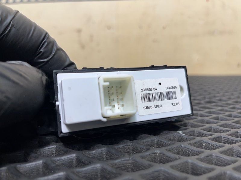 Кнопка стеклоподъемника, 1500 рублей, Ховрино