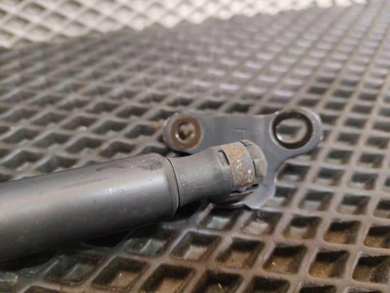 Амортизатор двери багажника, 1500 рублей, Ховрино