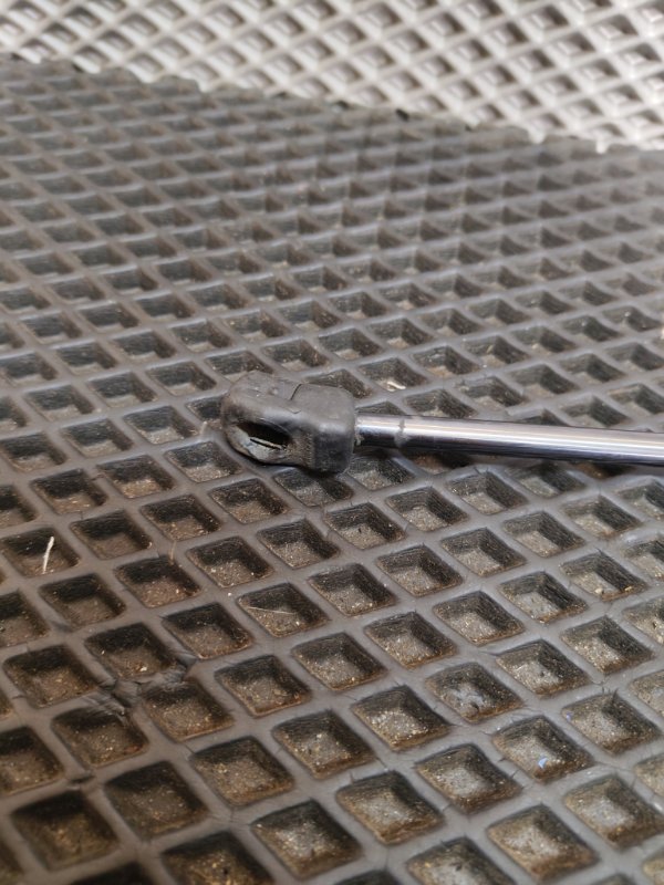 Амортизатор двери багажника, 1500 рублей, Ховрино