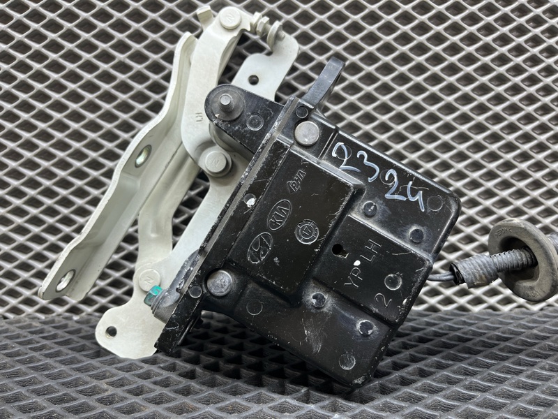 Петля капота, 9000 рублей, Ховрино