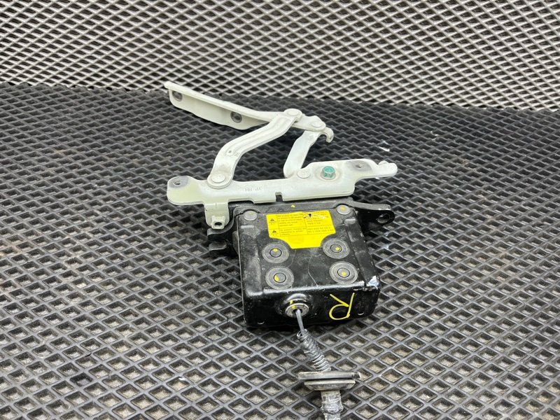 Петля капота, 9000 рублей, Ховрино