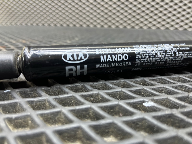 Амортизатор двери багажника, 3000 рублей, Ховрино