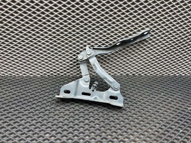 Петля капота, 2500 рублей, Ховрино