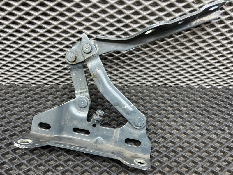 Петля капота, 2500 рублей, Ховрино