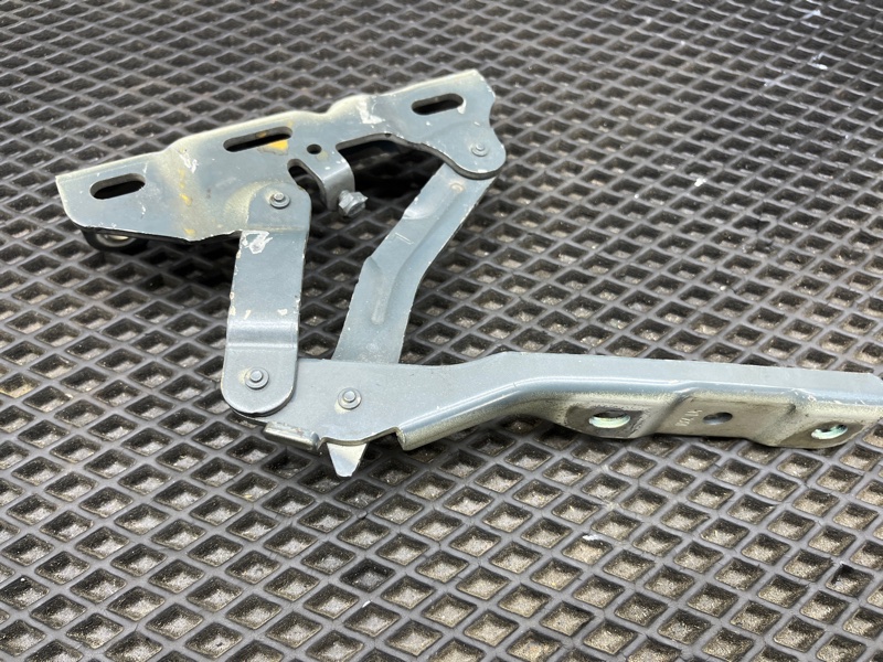 Петля капота, 2500 рублей, Ховрино