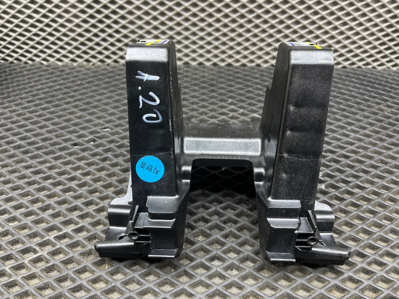 Кронштейн, 1000 рублей, Ховрино