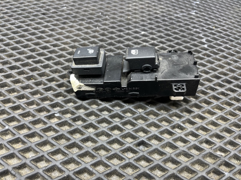 Кнопка стеклоподъемника, 2000 рублей, Ховрино