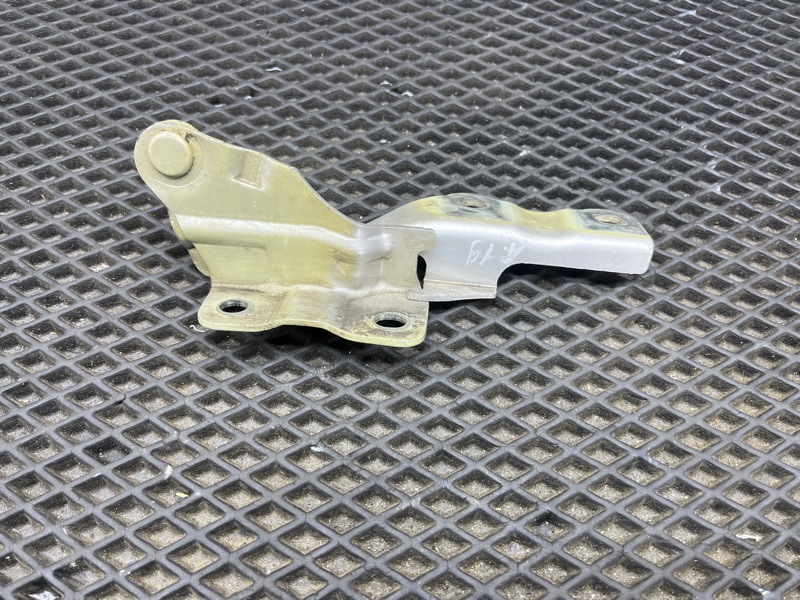 Петля капота, 2500 рублей, Ховрино