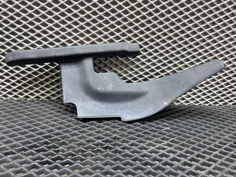 Накладка подкапотная, 3000 рублей, Ховрино