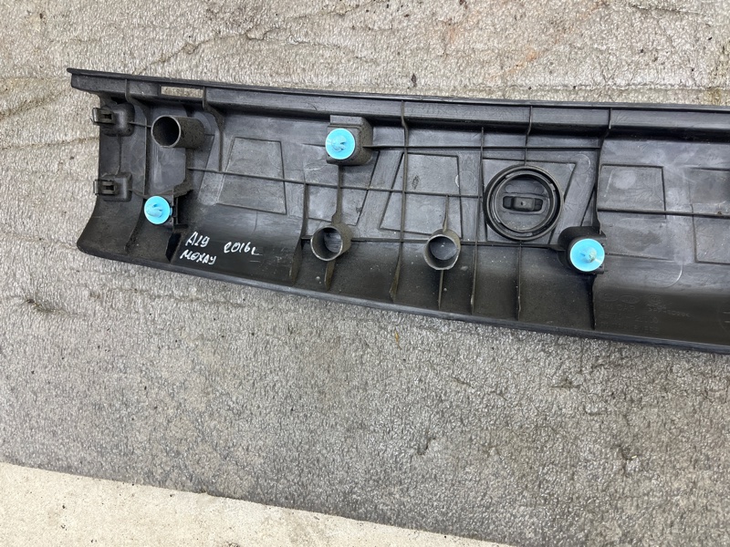 Накладка замка багажника, 2000 рублей, Ховрино