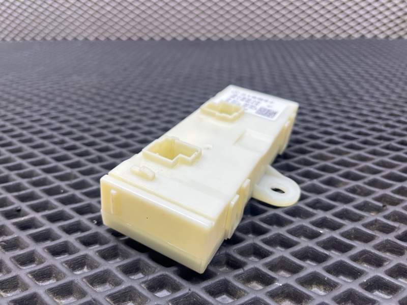 Блок управления крышкой багажника, 1500 рублей, Ховрино