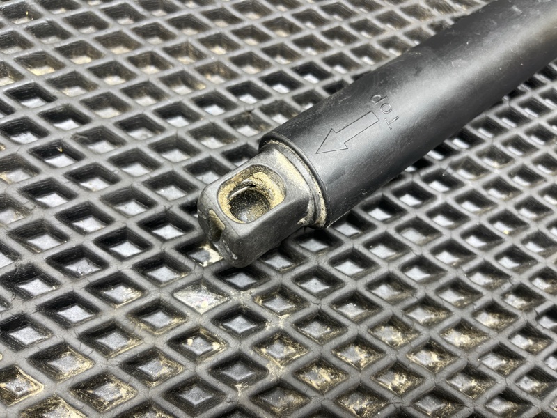 Амортизатор двери багажника, 2000 рублей, Ховрино