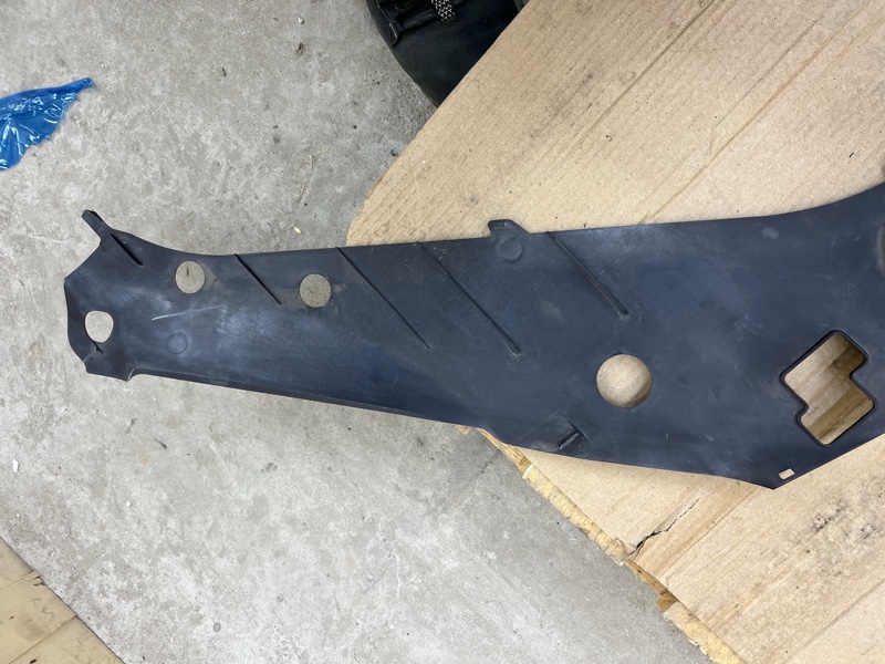 Накладка замка капота, 3000 рублей, Ховрино