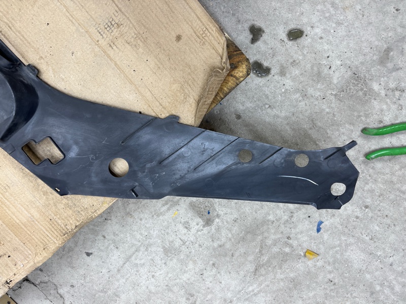 Накладка замка капота, 3000 рублей, Ховрино