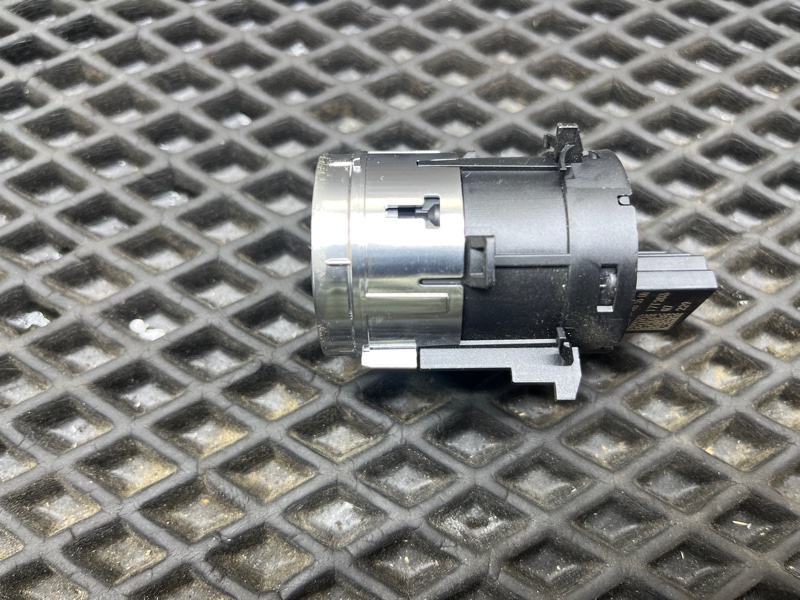 Кнопка старт-стоп, 2000 рублей, Ховрино