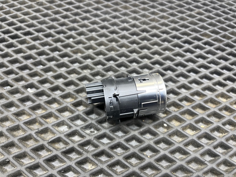 Кнопка старт-стоп, 2000 рублей, Ховрино