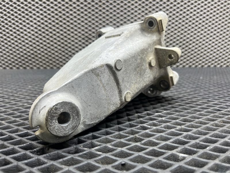 Кронштейн двигателя, 3500 рублей, Ховрино