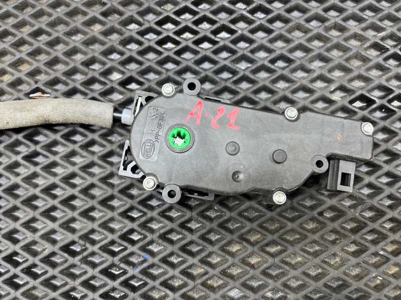 Доводчик двери багажника, 5000 рублей, Ховрино