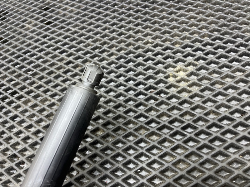 Амортизатор двери багажника, 5000 рублей, Ховрино