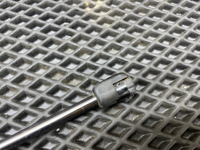 Амортизатор капота, 1000 рублей, Ховрино