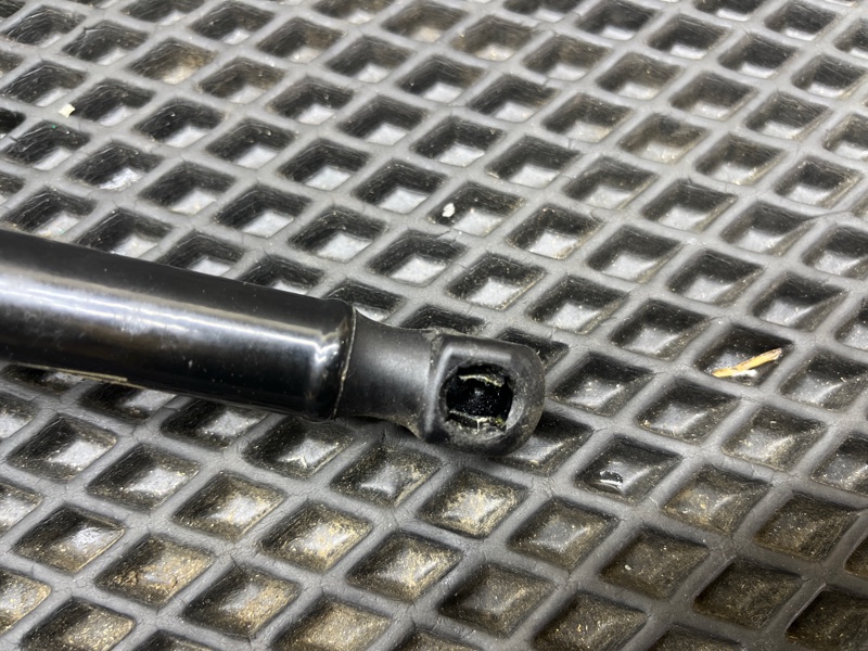 Амортизатор капота, 1000 рублей, Ховрино