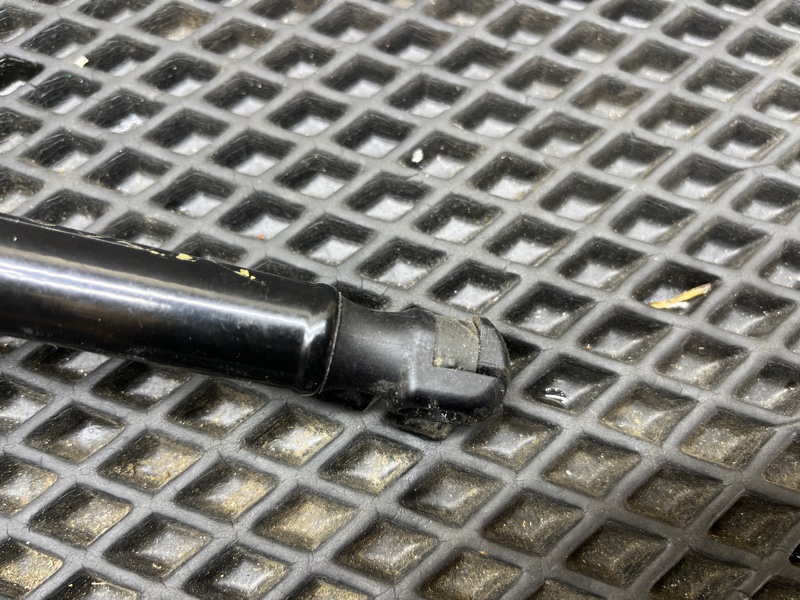 Амортизатор капота, 1000 рублей, Ховрино