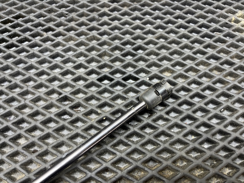 Амортизатор капота, 1000 рублей, Ховрино