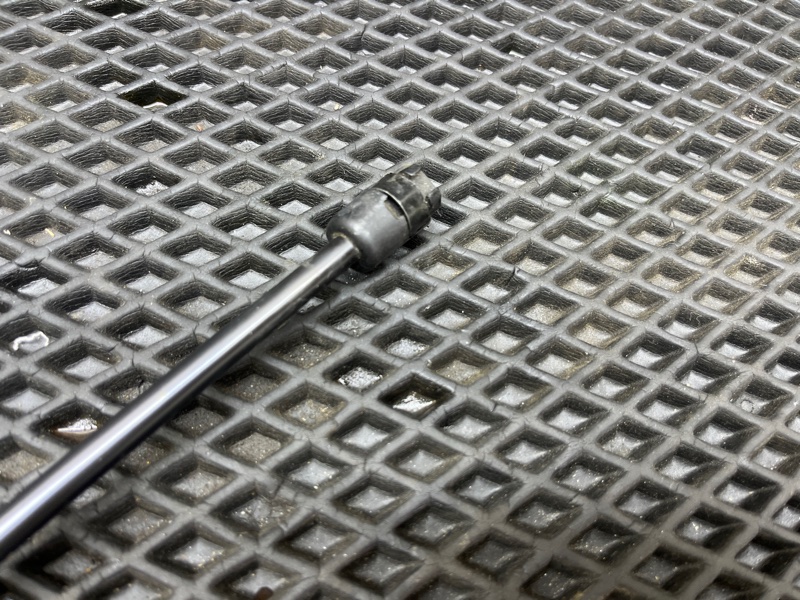 Амортизатор капота, 1000 рублей, Ховрино