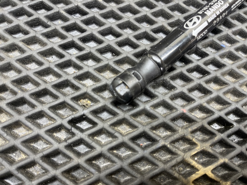 Амортизатор капота, 1000 рублей, Ховрино