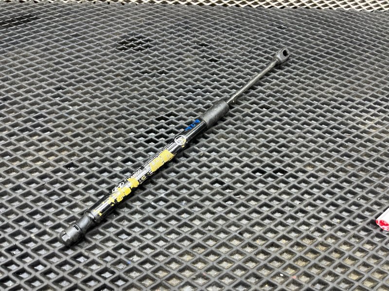 Амортизатор капота, 1000 рублей, Ховрино