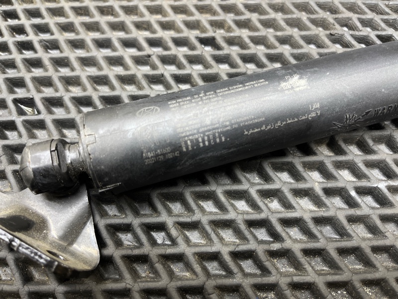 Амортизатор двери багажника, 5000 рублей, Ховрино