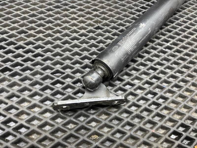 Амортизатор двери багажника, 5000 рублей, Ховрино