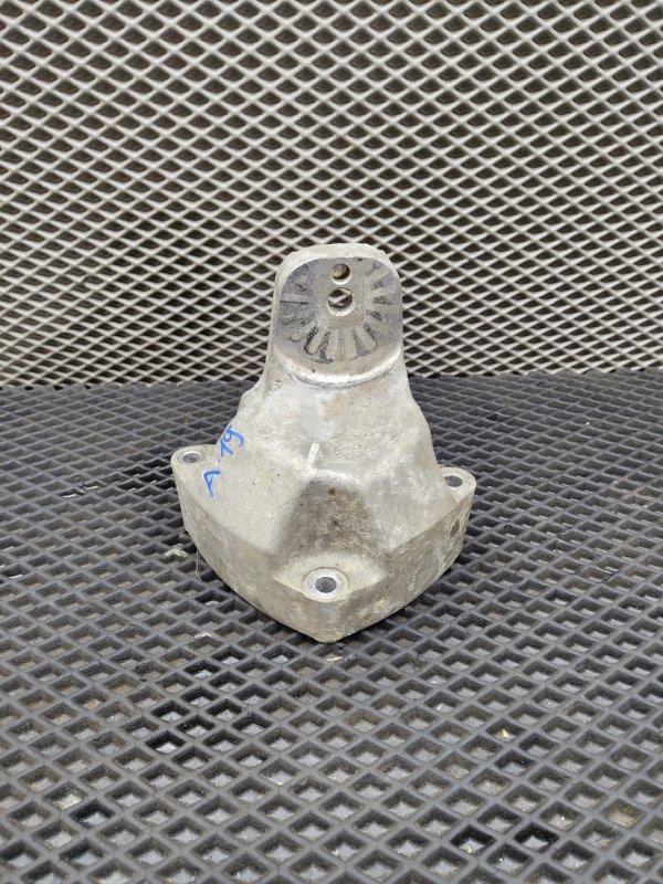 Кронштейн двигателя, 2000 рублей, Ховрино