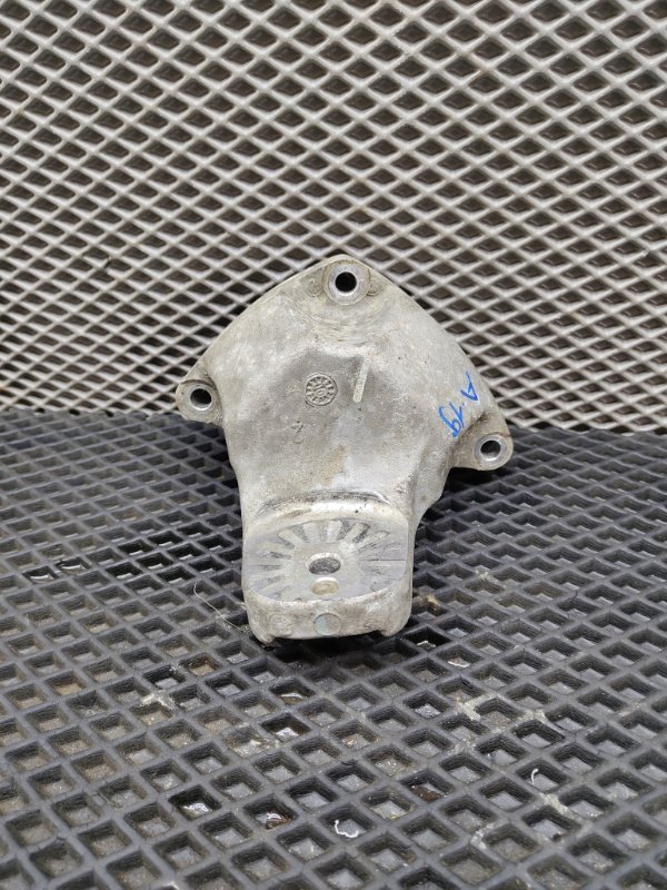 Кронштейн двигателя, 2000 рублей, Ховрино