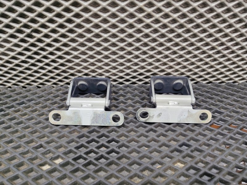 Петля двери багажника, 3000 рублей, Ховрино