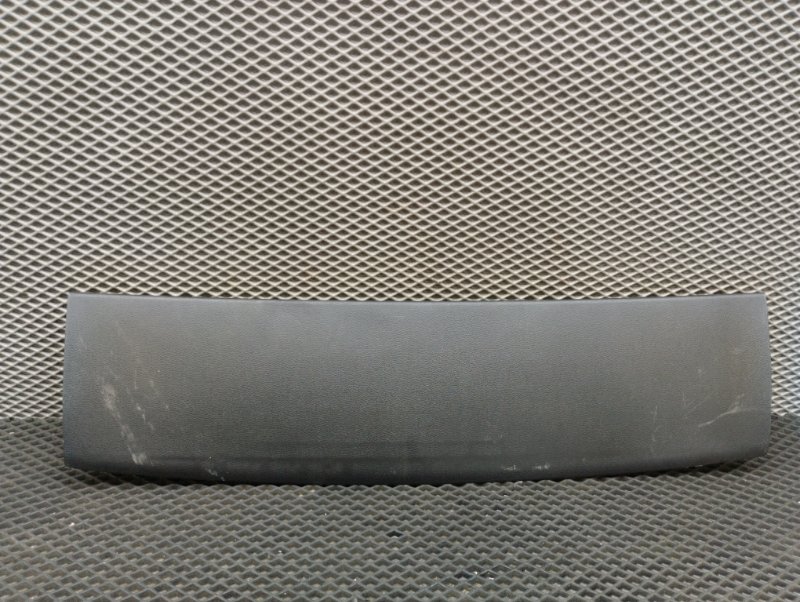 Накладка двери багажника, 2000 рублей, Ховрино