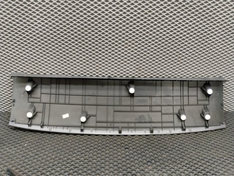 Накладка двери багажника, 2000 рублей, Ховрино