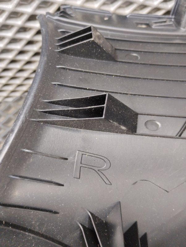 Накладка двери багажника, 2000 рублей, Ховрино