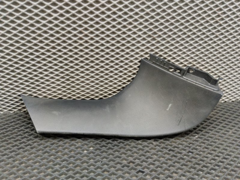 Накладка двери багажника, 2000 рублей, Ховрино