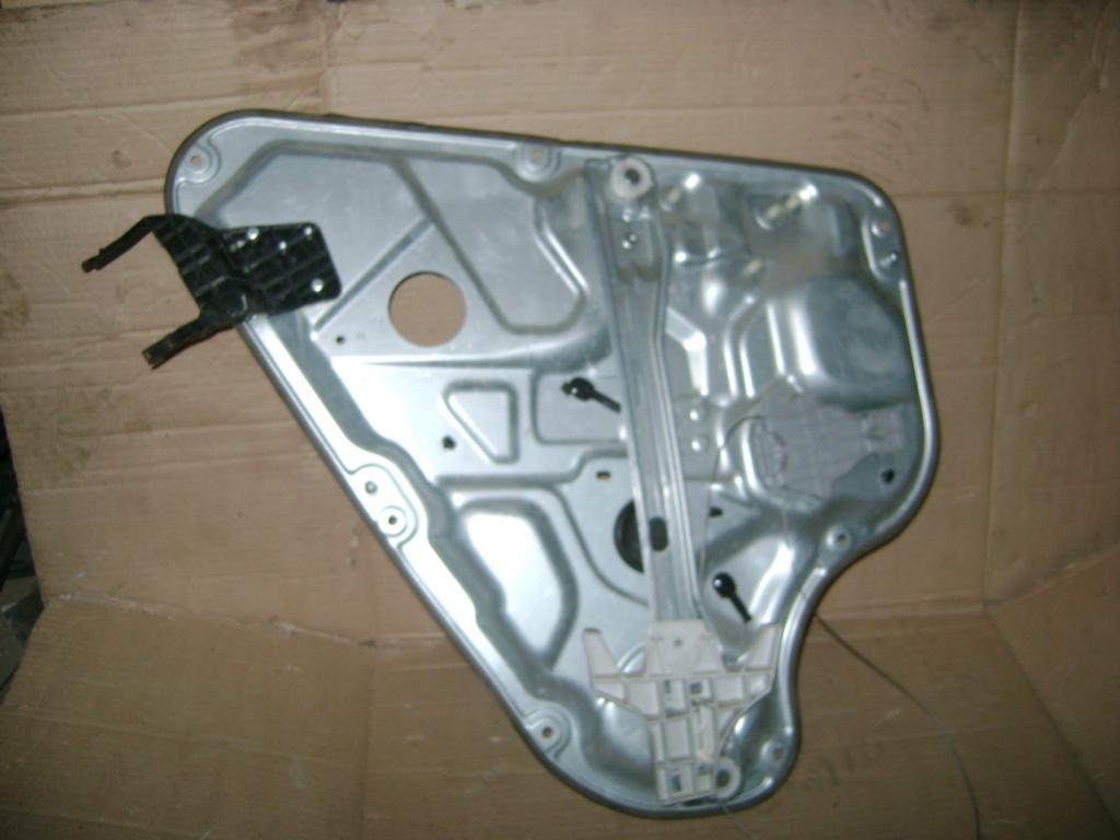 Стеклоподъемник задний правый, 1000 рублей, Пермь