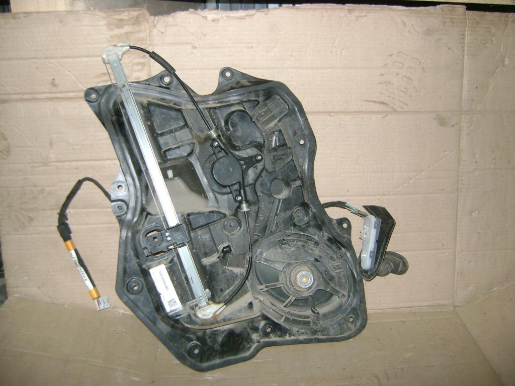 Стеклоподъемник задний правый, 1000 рублей, Пермь